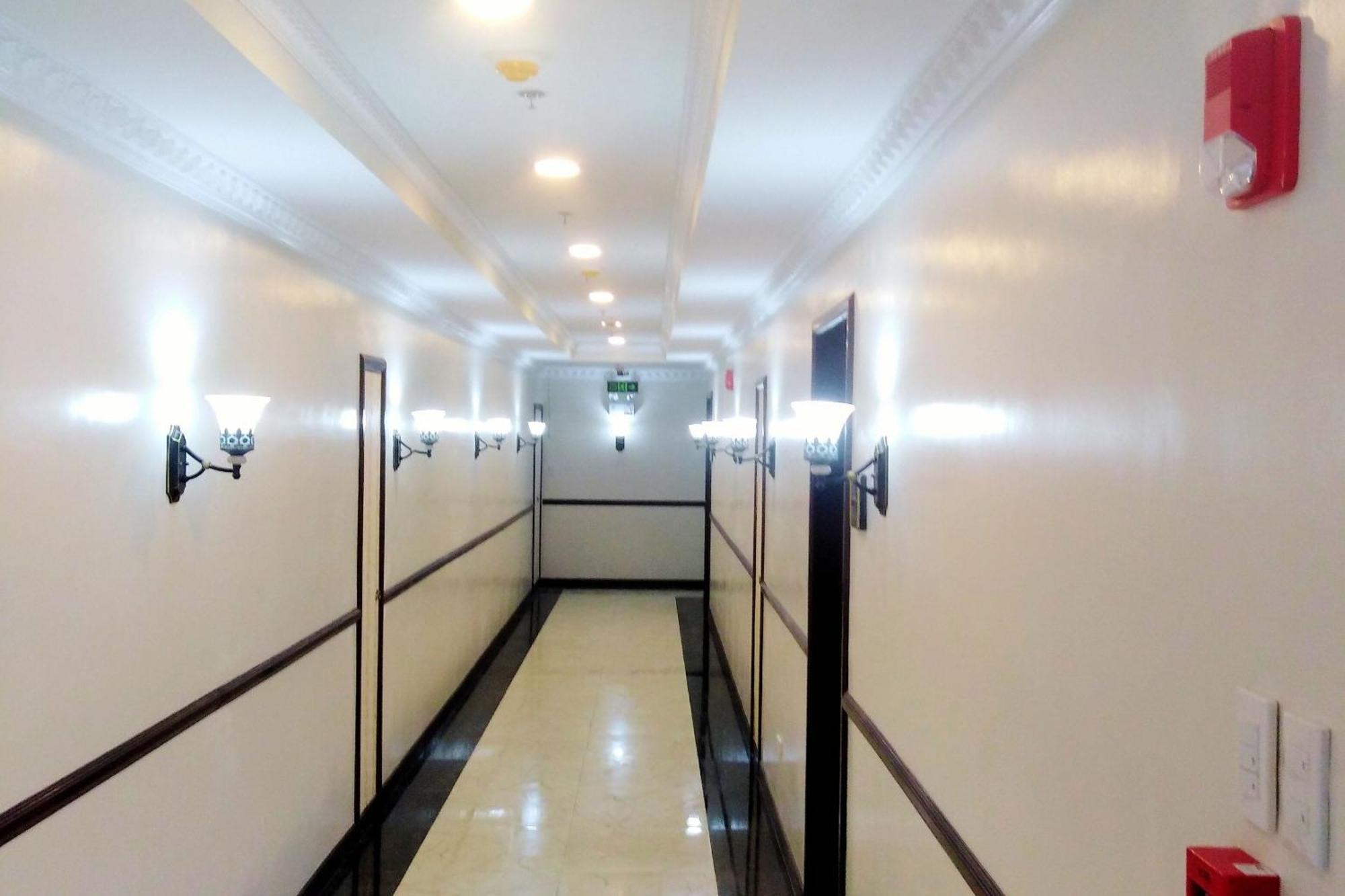 Venezia Suites Hotel Iloilo Экстерьер фото