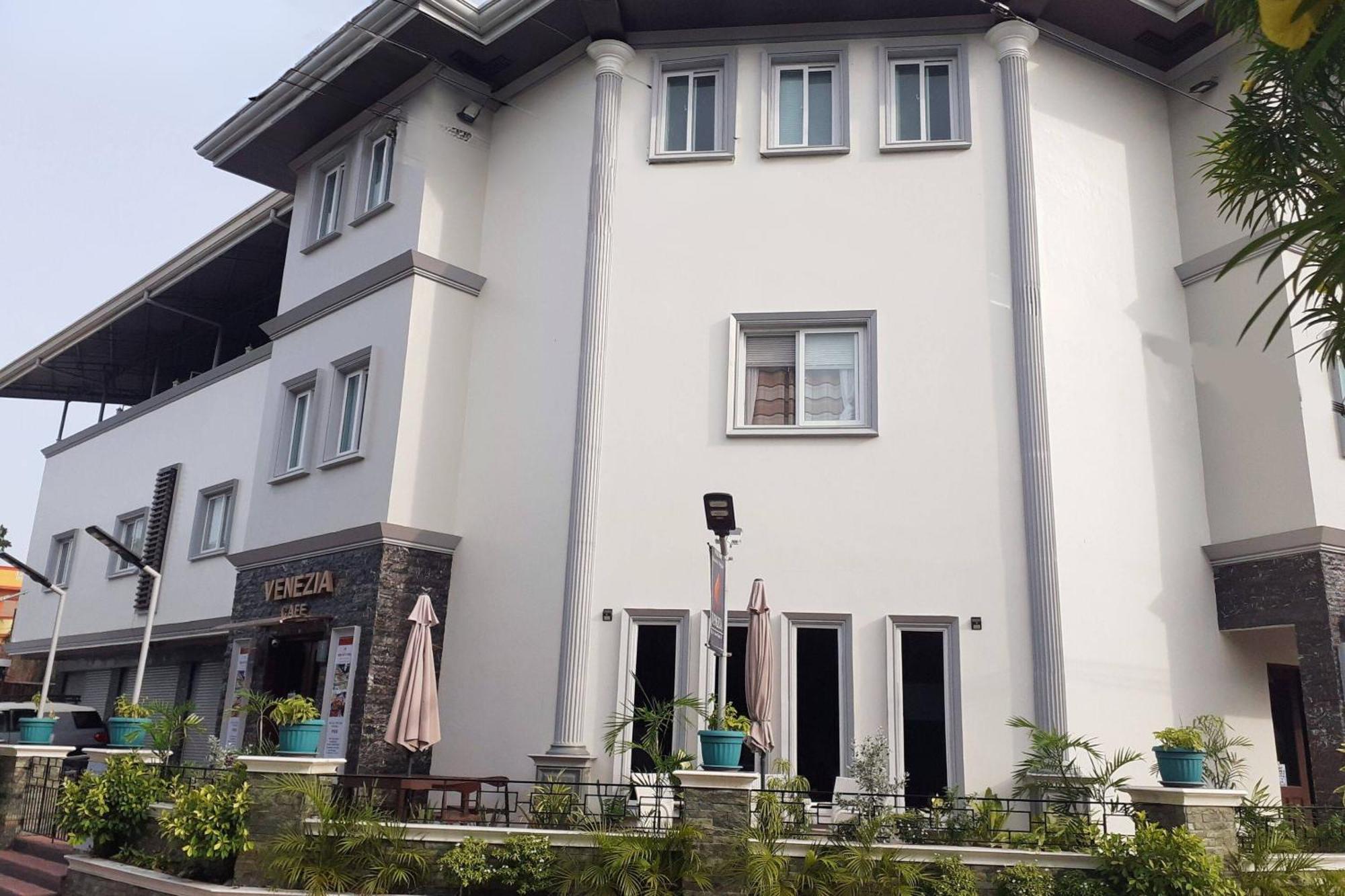 Venezia Suites Hotel Iloilo Экстерьер фото