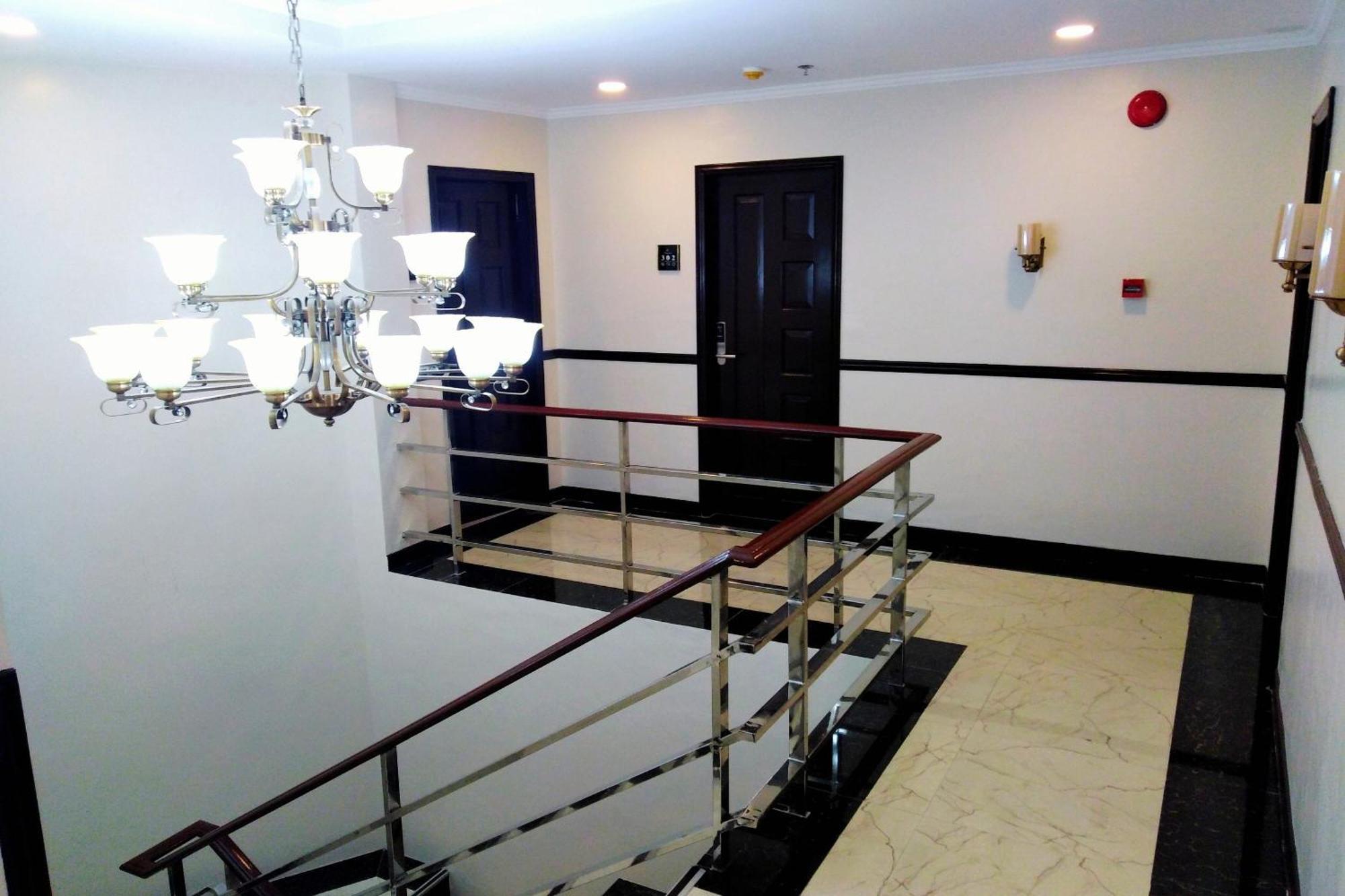 Venezia Suites Hotel Iloilo Экстерьер фото